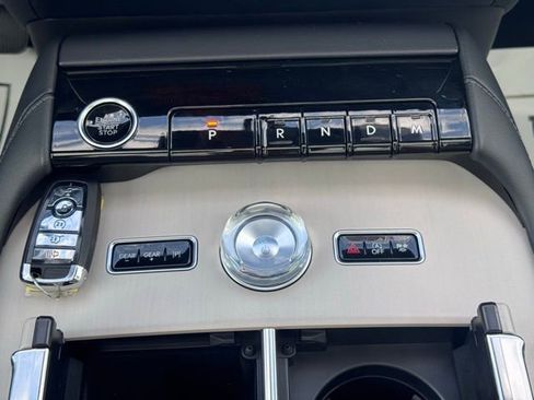 New 2025 Lincoln Navigator L Reserve image 18