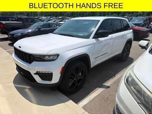Used 2024 Jeep Grand Cherokee Limited w/ Black Appearance Package AWD/4WD image 3