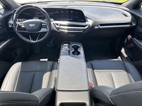 Used 2026 Cadillac Lyriq Luxury AWD/4WD image 28