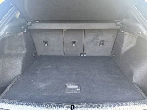 Used 2025 Audi Q3 2.0T Premium image 32