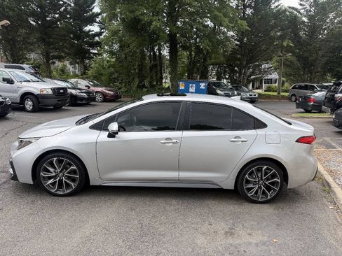 Used 2020 Toyota Corolla SE w/ SE Premium Package FWD image 6