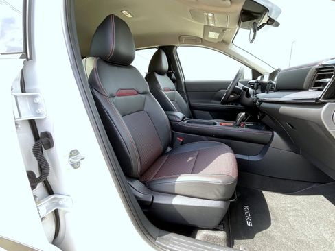 Certified 2025 Nissan Kicks SR AWD/4WD image 16