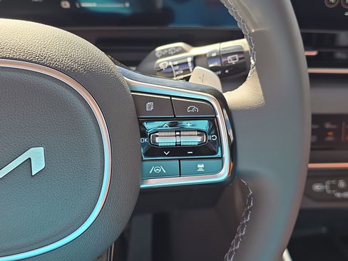 New 2026 Kia Carnival EX FWD image 32