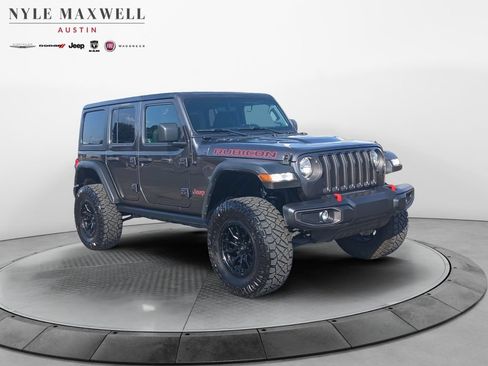 Used 2023 Jeep Wrangler Unlimited Rubicon w/ Cold Weather Group AWD/4WD image 2