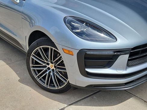 Certified 2026 Porsche Macan AWD/4WD image 11