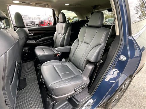 Used 2023 Subaru Ascent Touring image 19