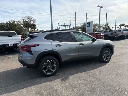 New 2026 Chevrolet Trax LT w/ Driver Confidence Package image 15