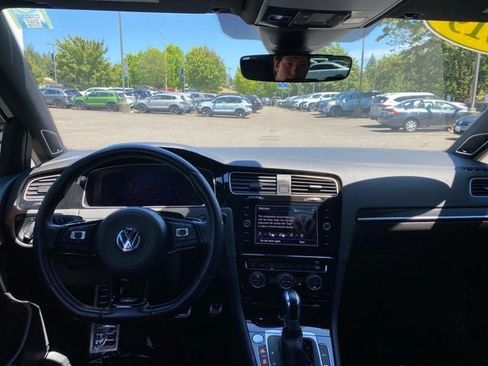 Used 2019 Volkswagen Golf R 4-Door AWD/4WD image 15
