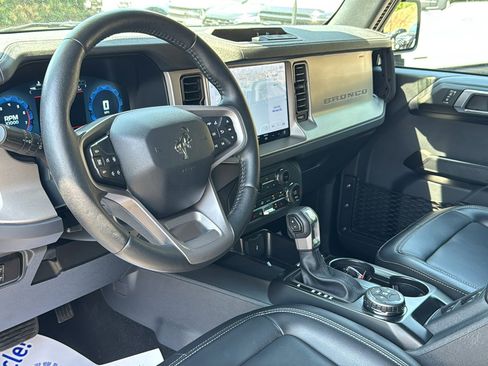 Certified 2025 Ford Bronco Outer Banks AWD/4WD image 16