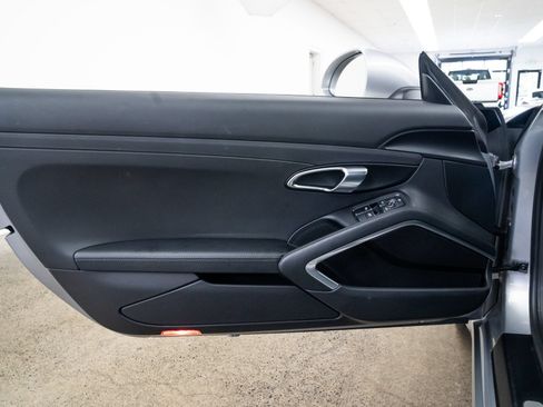 Used 2018 Porsche 911 Carrera RWD image 14