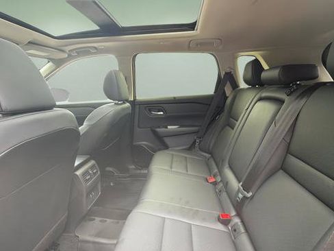 Used 2024 Nissan Rogue SV w/ SV Premium Package AWD/4WD image 10