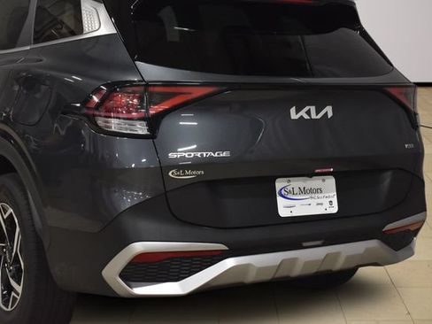 Used 2025 Kia Sportage LX AWD/4WD image 36