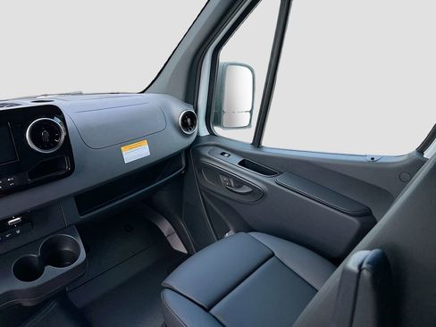 New 2025 Mercedes-Benz Sprinter 2500 image 22