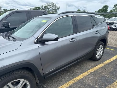 Used 2019 GMC Terrain SLE w/ Driver Convenience Package FWD image 18