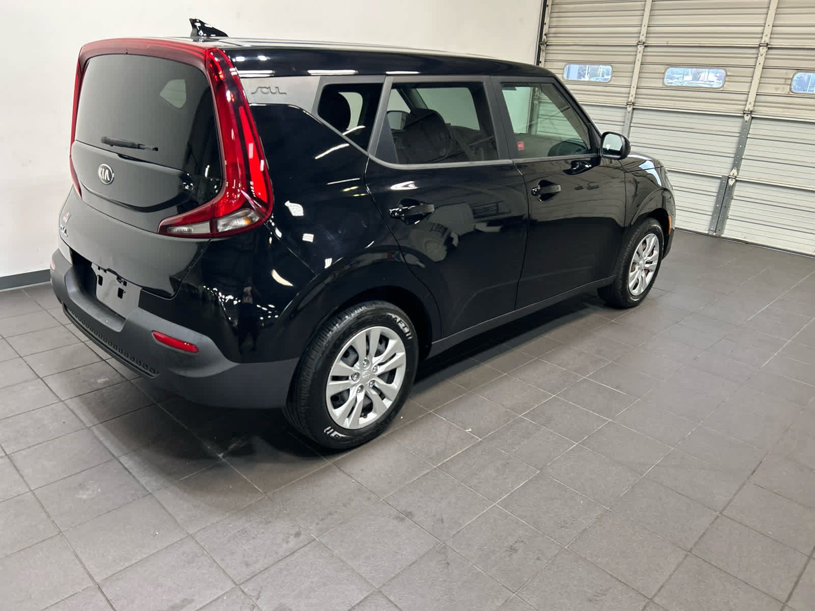 Used 2021 Kia Soul LX FWD image 3