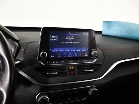 Used 2020 Nissan Altima 2.5 SR FWD image 25