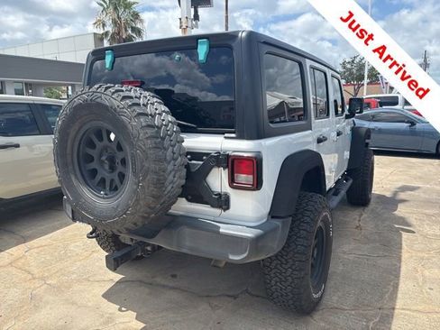 Used 2018 Jeep Wrangler Unlimited Sport S AWD/4WD image 9