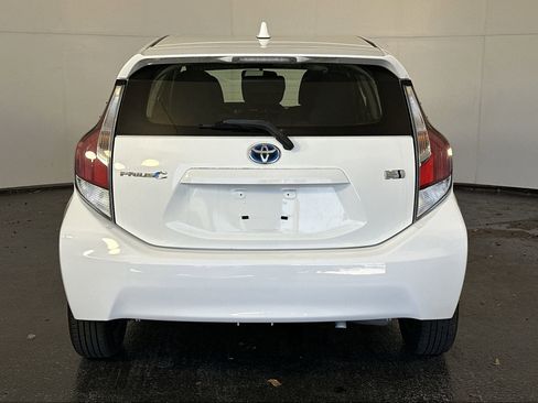 Used 2016 Toyota Prius C Two image 10