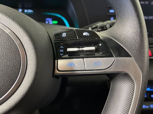 Certified 2025 Hyundai Elantra Hybrid FWD image 29
