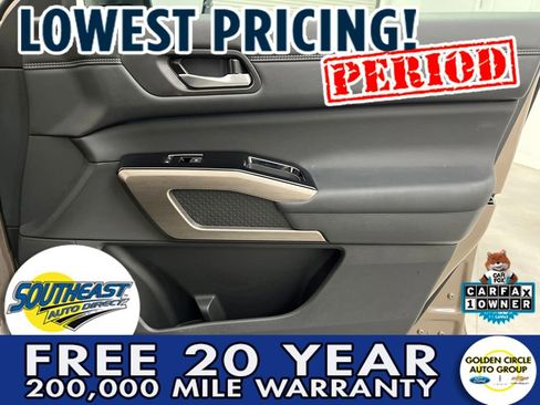 Used 2024 Nissan Pathfinder Platinum w/ Cargo Package image 25
