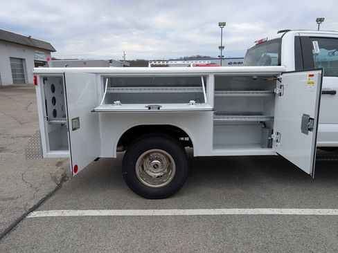 New 2026 Ford F350 XL w/ XL Chrome Package image 9