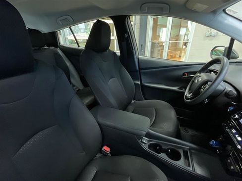 Used 2022 Toyota Prius LE FWD image 30