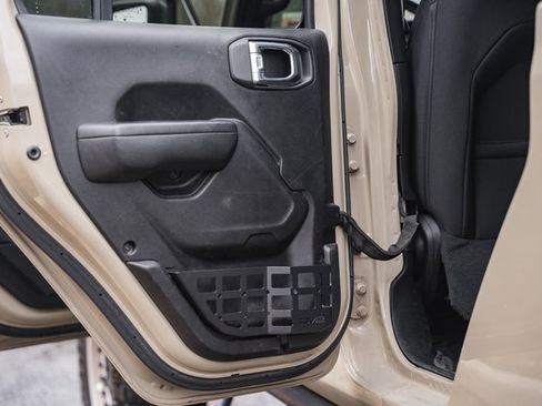 Used 2022 Jeep Gladiator Willys image 42