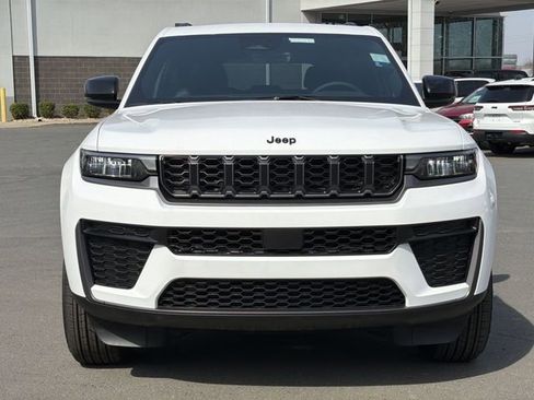 New 2026 Jeep Grand Cherokee Altitude image 15