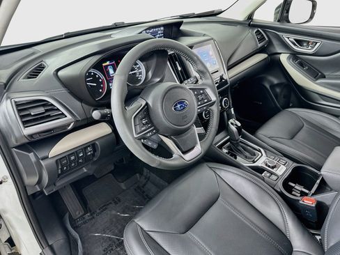 Used 2023 Subaru Forester Limited AWD/4WD image 9