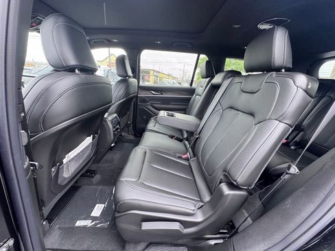 New 2026 Jeep Grand Cherokee L Limited w/ Limited Altitude Package AWD/4WD image 15