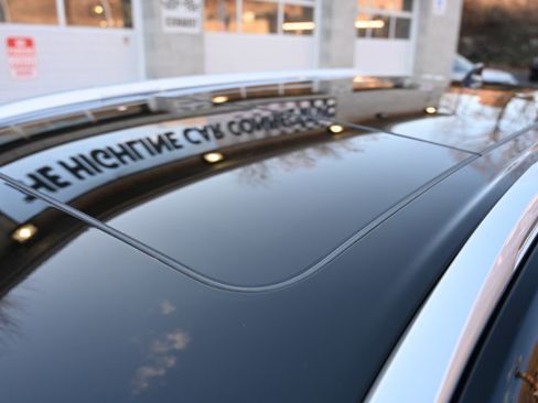 Used 2023 Nissan Rogue SV w/ SV Premium B Package image 10