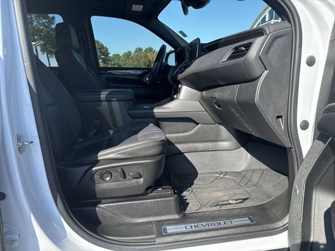 Used 2023 Chevrolet Suburban RST w/ Luxury Package image 35