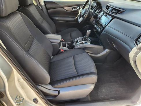 Used 2020 Nissan Rogue SV AWD/4WD image 12