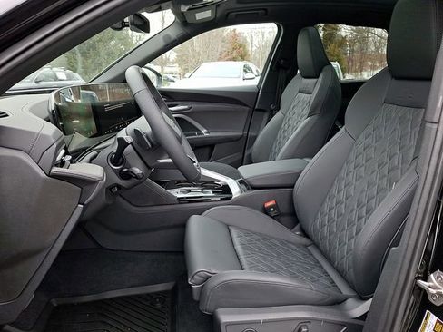 Used 2025 Audi SQ5 Premium Plus image 13