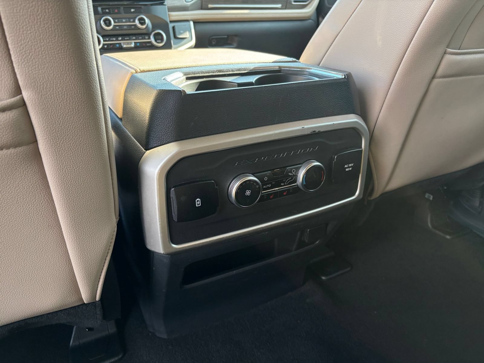 Used 2024 Ford Expedition Limited AWD/4WD image 25