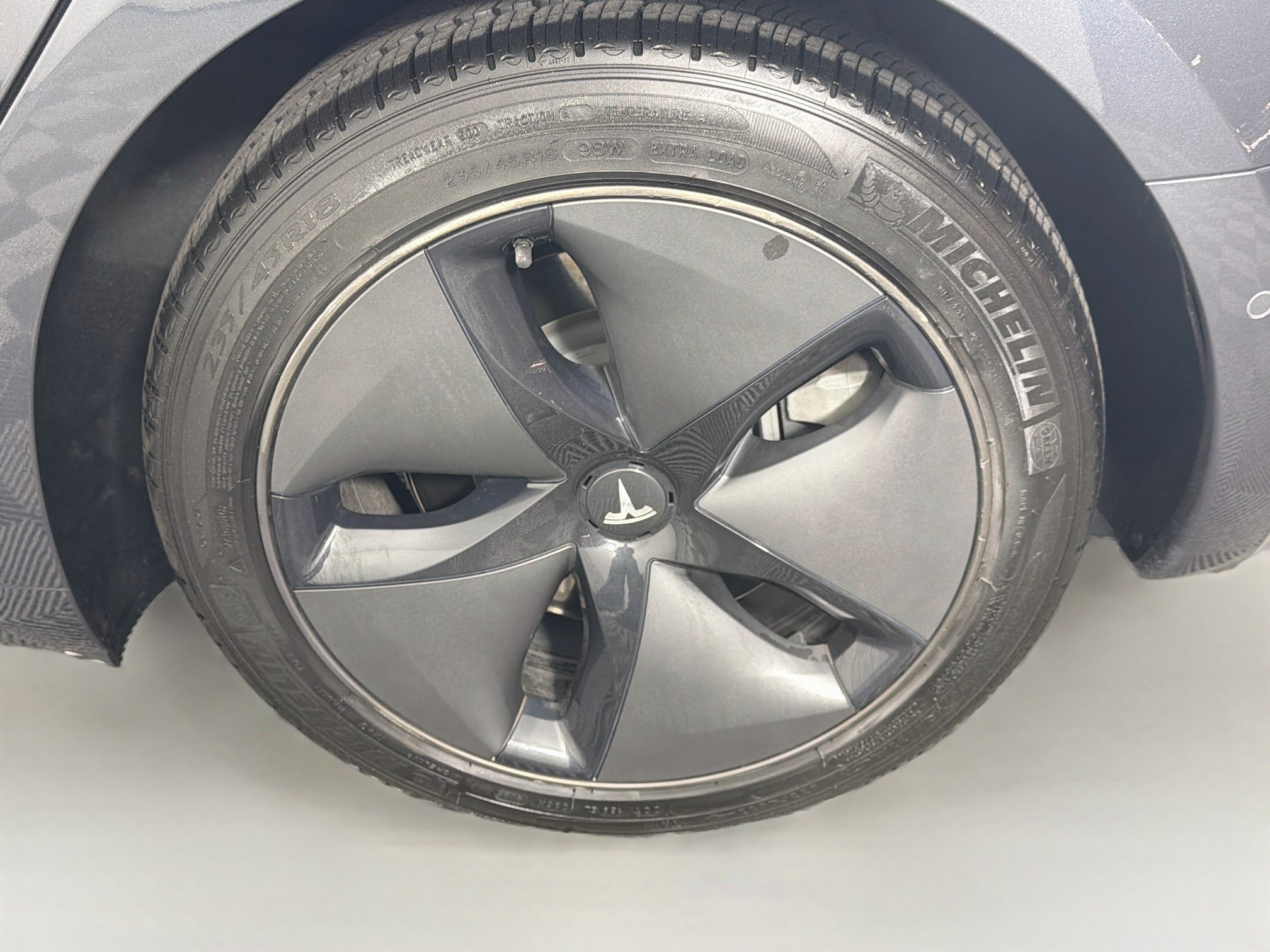 Used 2018 Tesla Model 3 Mid Range RWD image 11