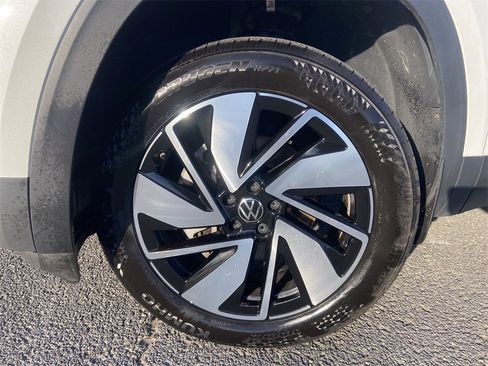 Used 2024 Volkswagen Atlas SEL image 33