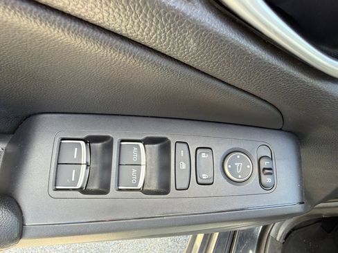 Used 2023 Honda Civic EX-L image 18