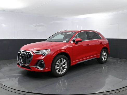 Certified 2025 Audi Q3 2.0T Premium AWD/4WD image 1
