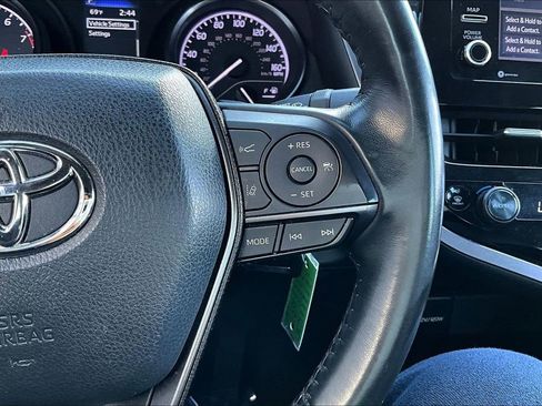 Used 2023 Toyota Camry SE image 18