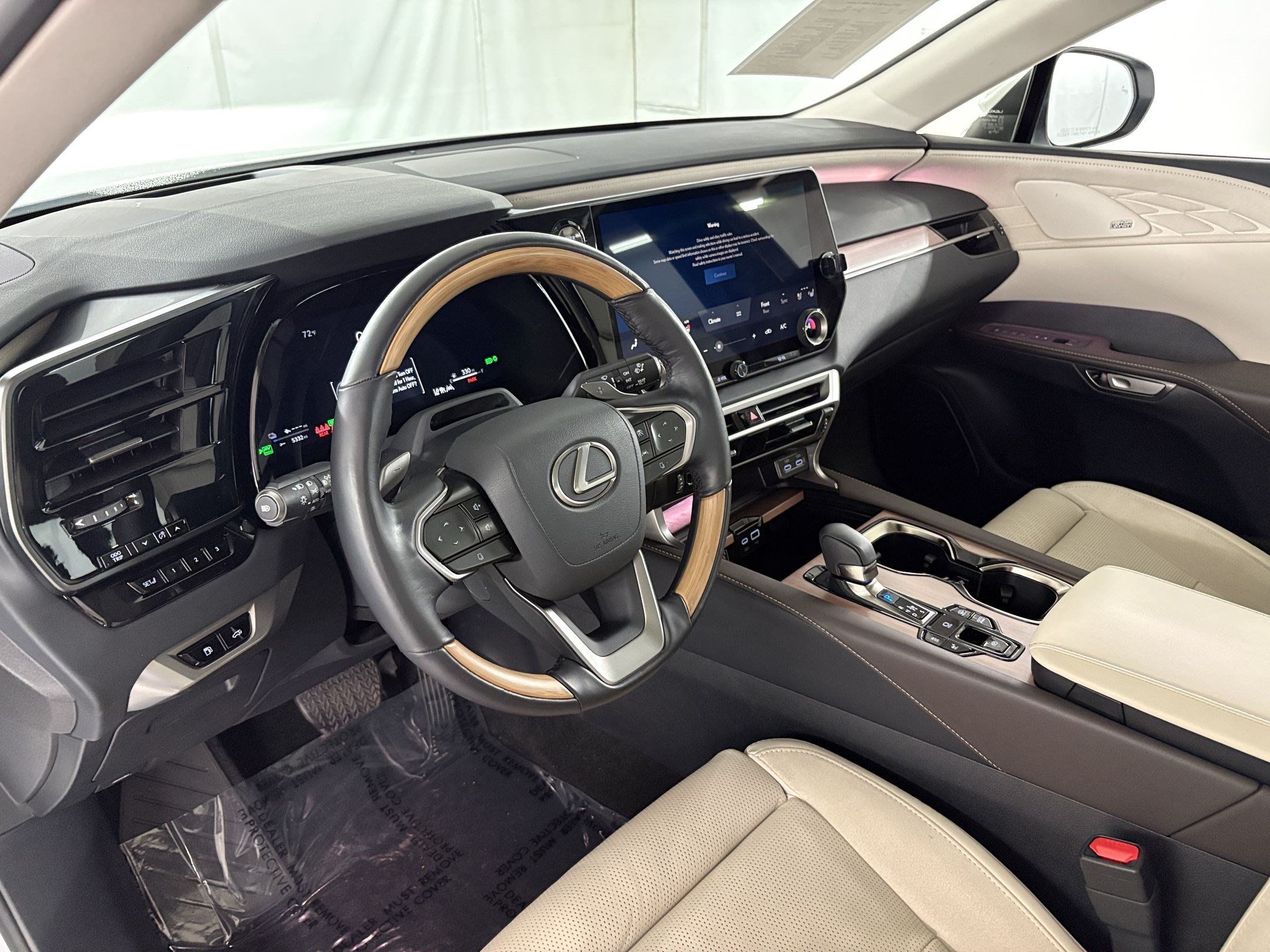 Used 2025 Lexus RX 450h AWD w/ Convenience Package image 4