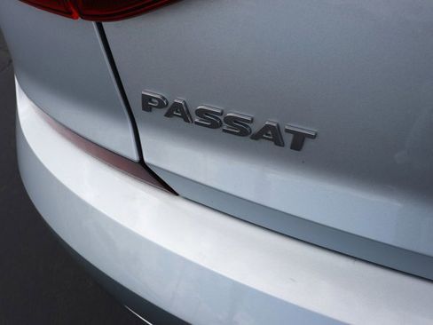 Used 2018 Volkswagen Passat 2.0T S image 6