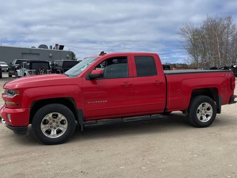 Used 2018 Chevrolet Silverado 1500 LT w/ All Star Edition AWD/4WD image 4