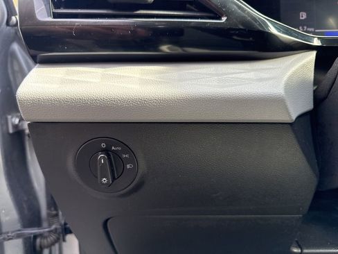 Used 2022 Volkswagen Taos S image 20