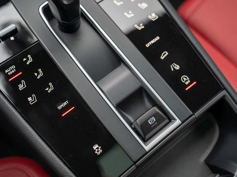 New 2026 Porsche Macan image 20