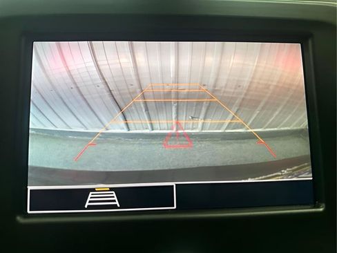 Used 2023 Chevrolet Equinox LT w/ Driver Convenience Package FWD image 14