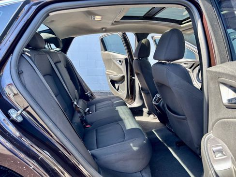 Used 2020 Chevrolet Malibu LT FWD image 9