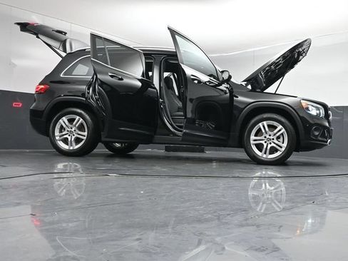 Used 2022 Mercedes-Benz GLB 250 4MATIC image 55