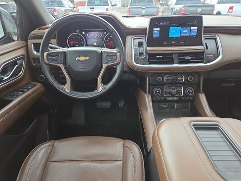 Used 2021 Chevrolet Suburban High Country w/ Premium Package image 10