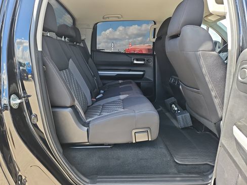 Used 2021 Toyota Tundra SR5 w/ SR5 Upgrade Package AWD/4WD image 25